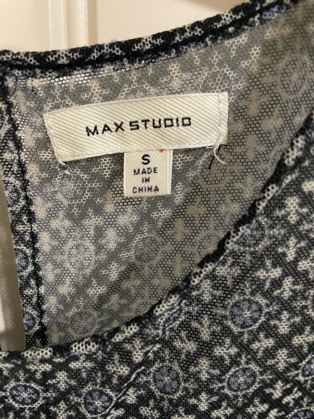 Max Studio mess top - Picture 2 of 5